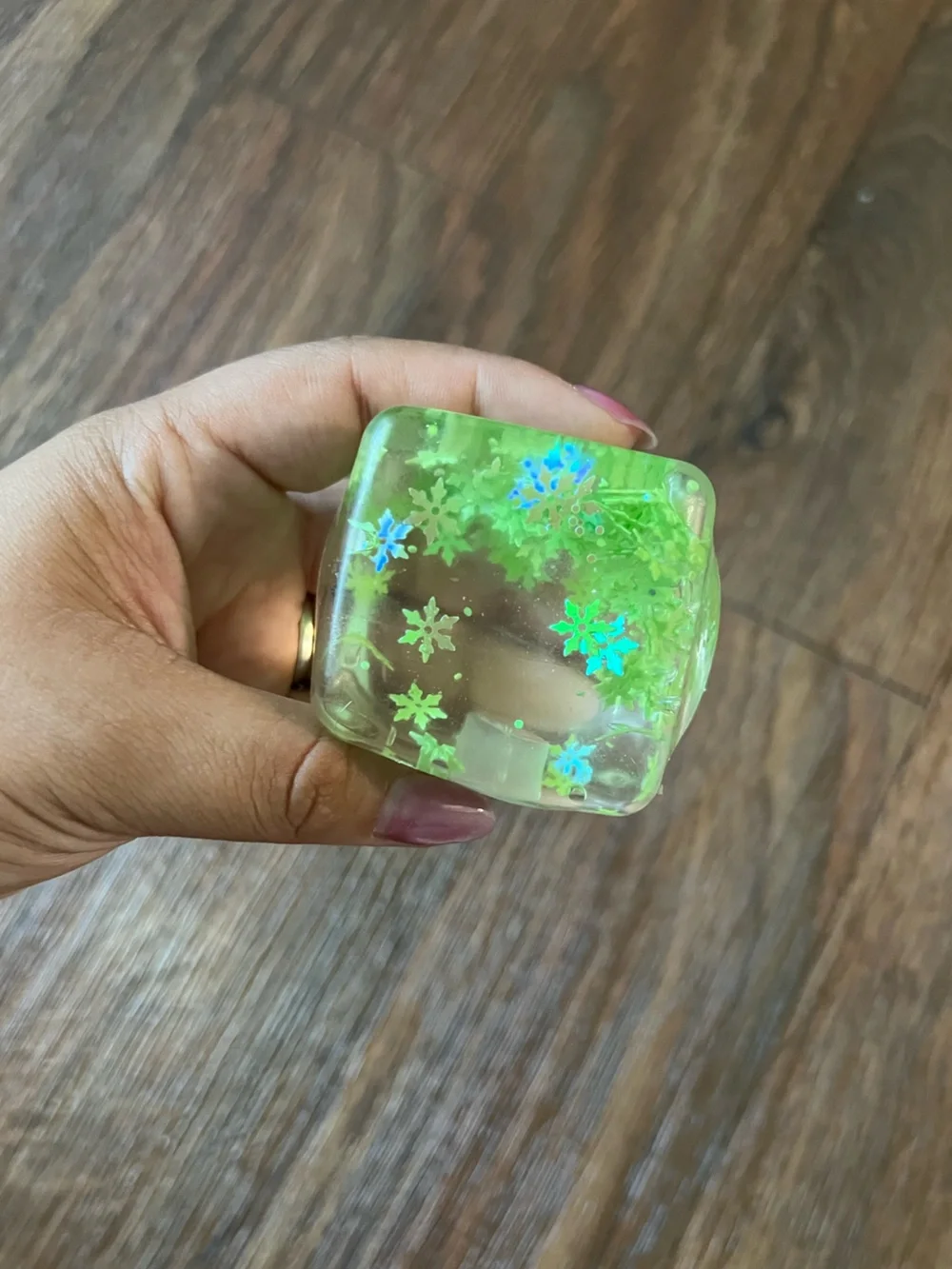 💚Green Snowflake Glitter Squeeze Ball Fidget Toy 💚